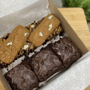 cake-shop-rotherham-brownies-lotus-biscuit