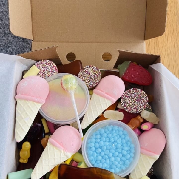 cake-shop-rotherham-sweet-box